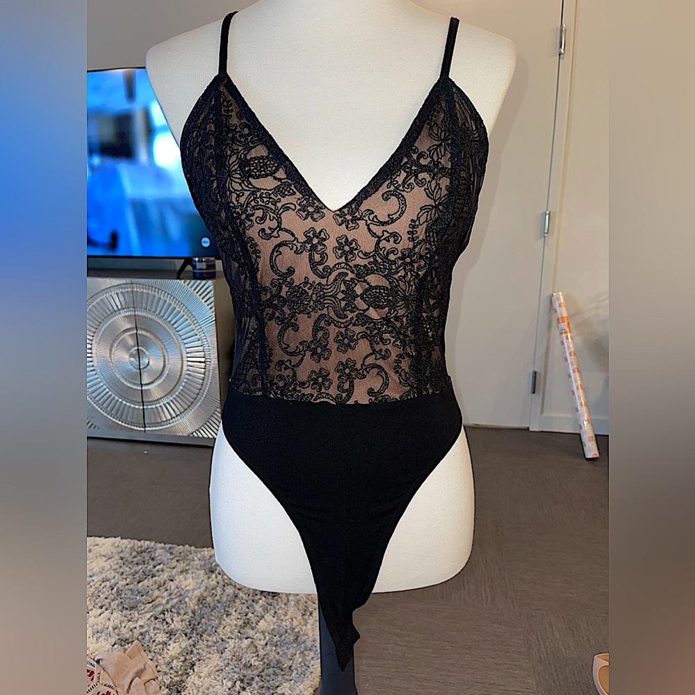 Forever 21 brand new nude/black lace bodysuit